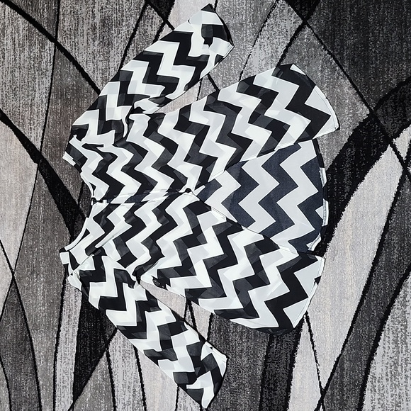 BUCKLE DAYTRIP SHEER STUDDED CHEVRON OPEN SLIT BACK BLOUSE SMALL - Picture 10 of 16